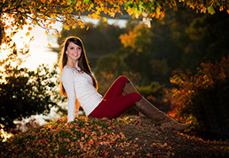 Fall senior pictures in Tuscaloosa, Alabama with leaves turning.